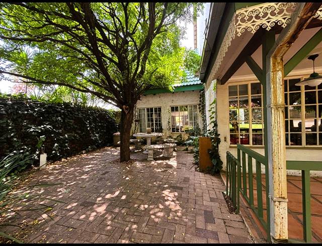 4 BEDROOM HOUSE FOR SALE IN VANDERBIJLPARK SE 3